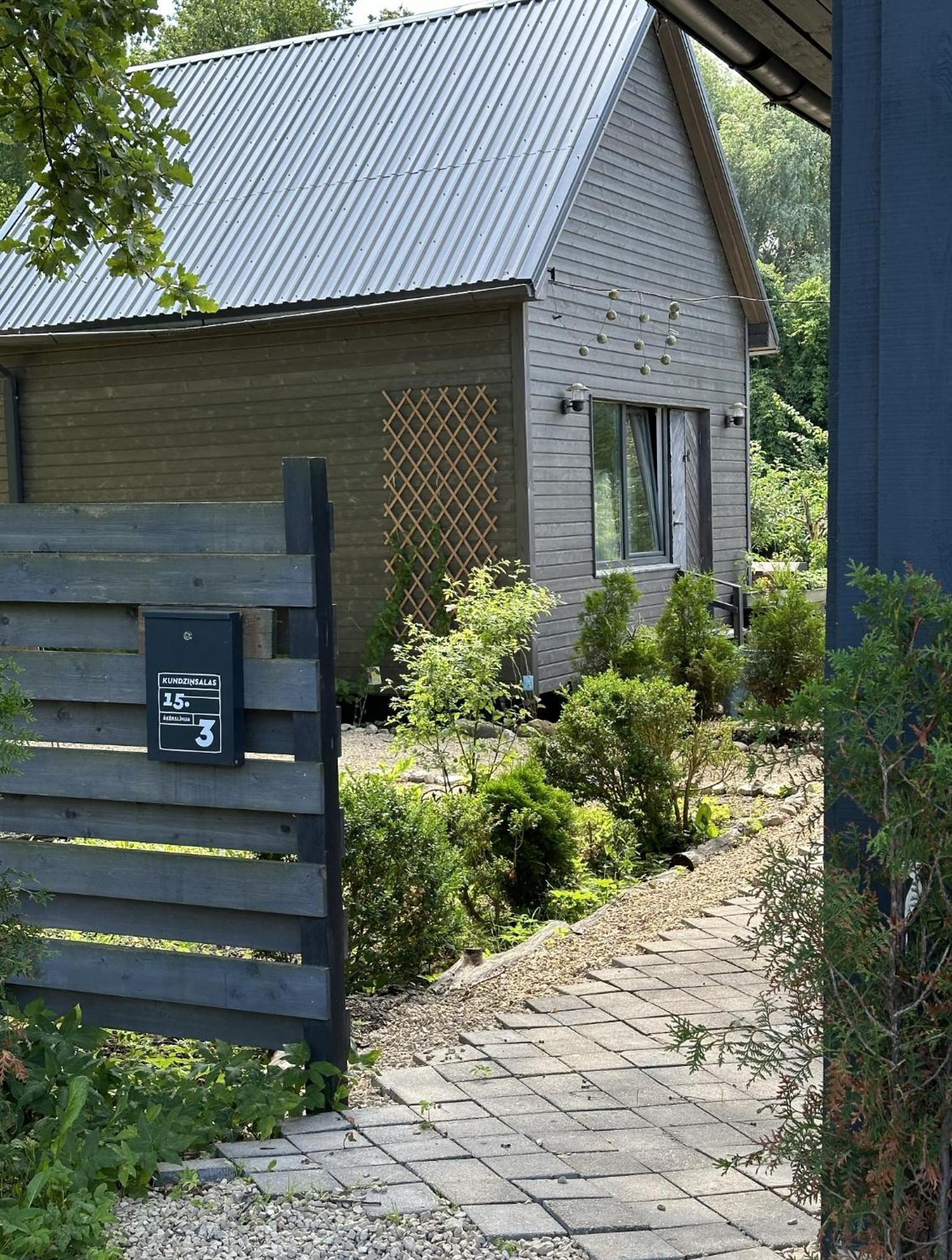Amazing Little House On An Island With Garden Riga Exterior foto
